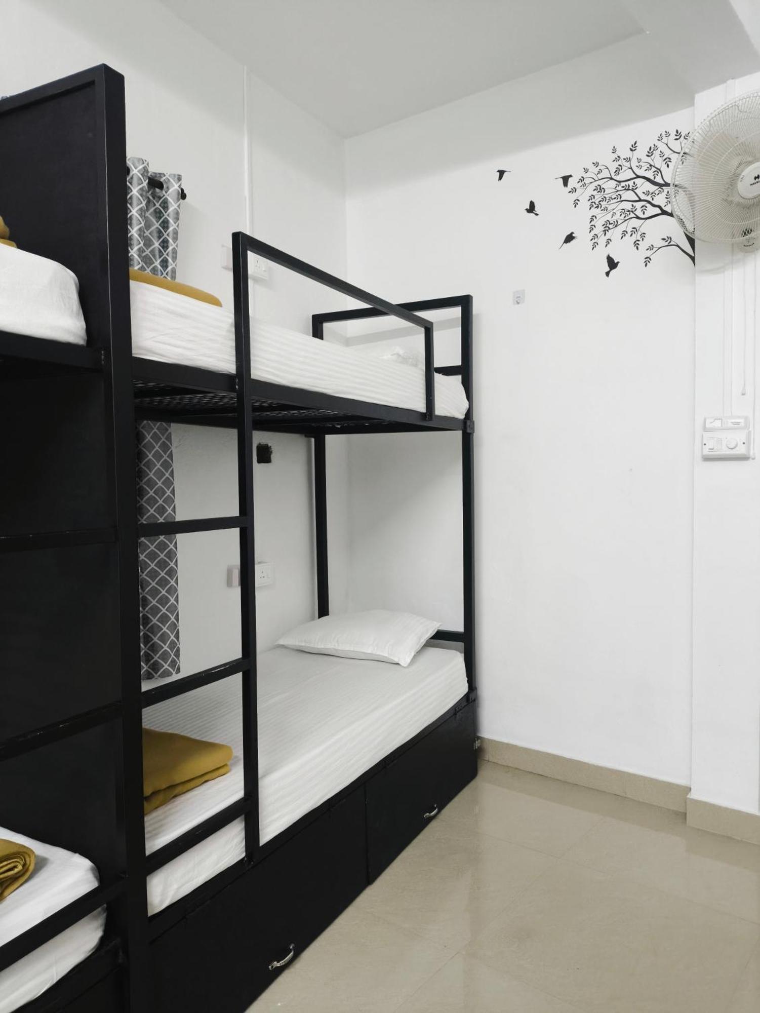 Hostel Stayzo Kochi Exterior photo